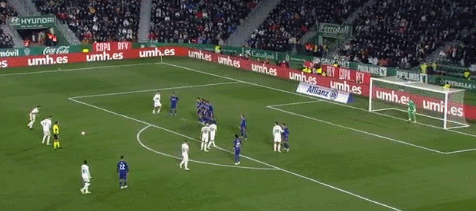 年薪5412万，又一次受伤倒下！被抛弃的超级巨星，这笔交易亏大了