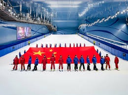 德州扑克“位置与范围”： 深度解析不同位置的起手牌强度建议。（德州扑克位置与范围详解：各位置起手牌强度与选择建议）